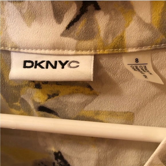 DKNYC Multicolor Pastel Abstract Floral Short Sleeve V Neck Romper - Size 8